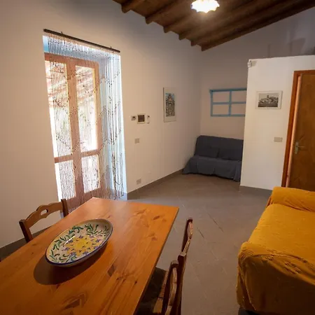 Holiday Enrico Casa Olea
